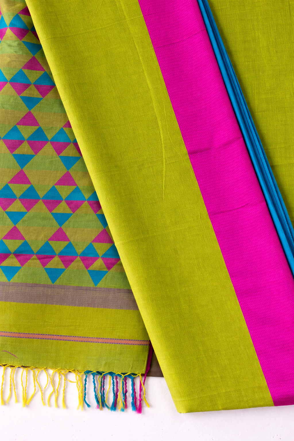 Geometric Hand Woven Saree With Blouse