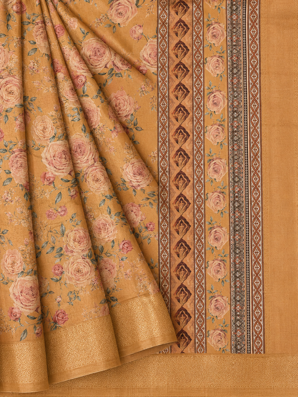 Saahi  Floral Peach Printed Saree With Blouse