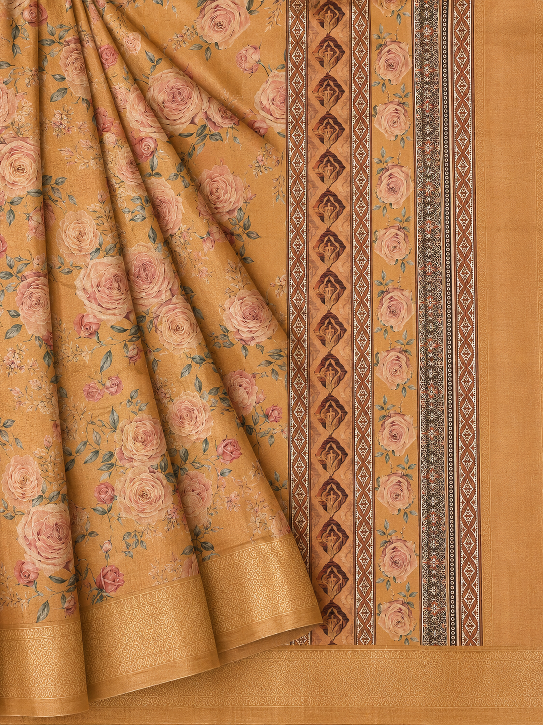 Saahi  Floral Peach Printed Saree With Blouse